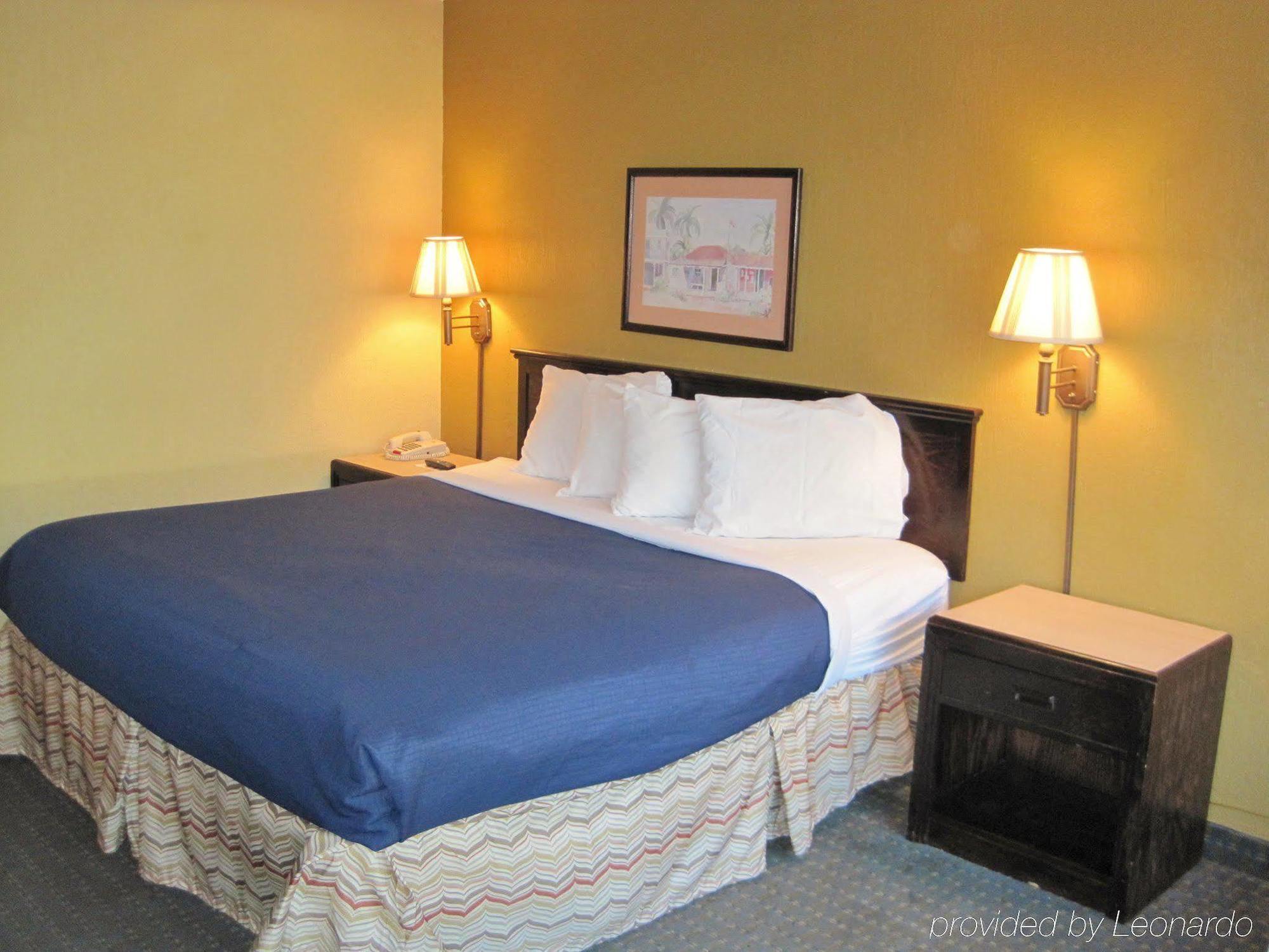 Rest And Relax Inn Pensacola Exterior photo