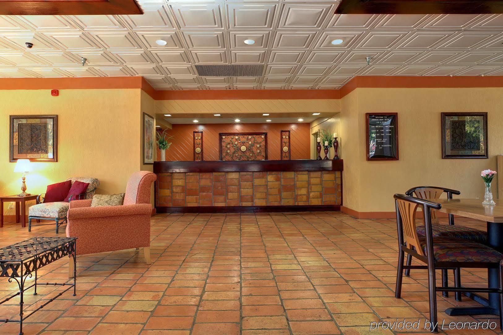 Rest And Relax Inn Pensacola Interior photo